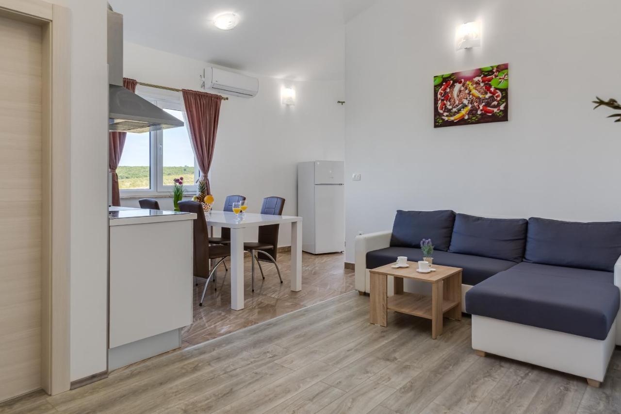 Apartment Miruna S Bazenom Donje Rastane Buitenkant foto