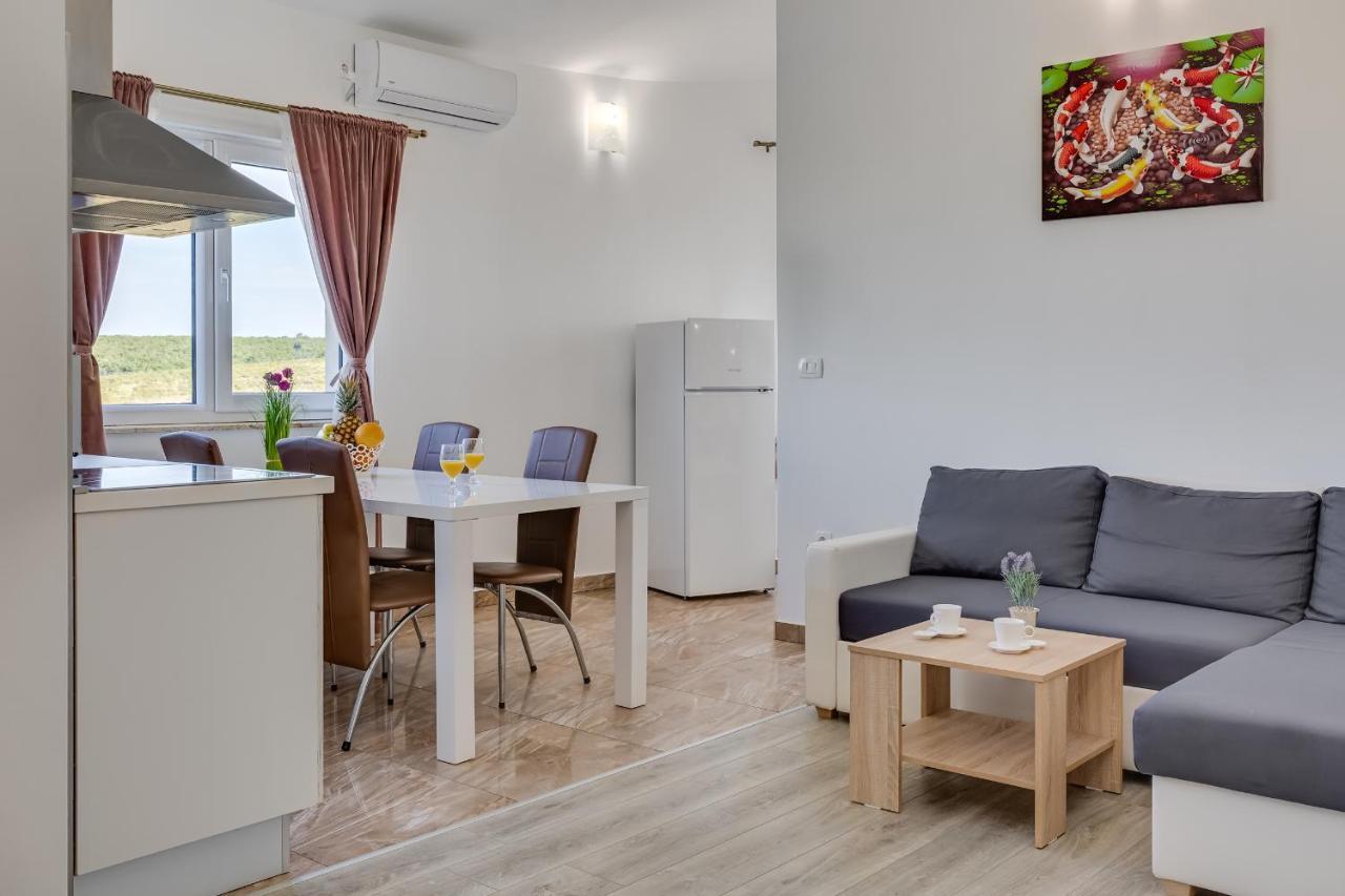 Apartment Miruna S Bazenom Donje Rastane Buitenkant foto