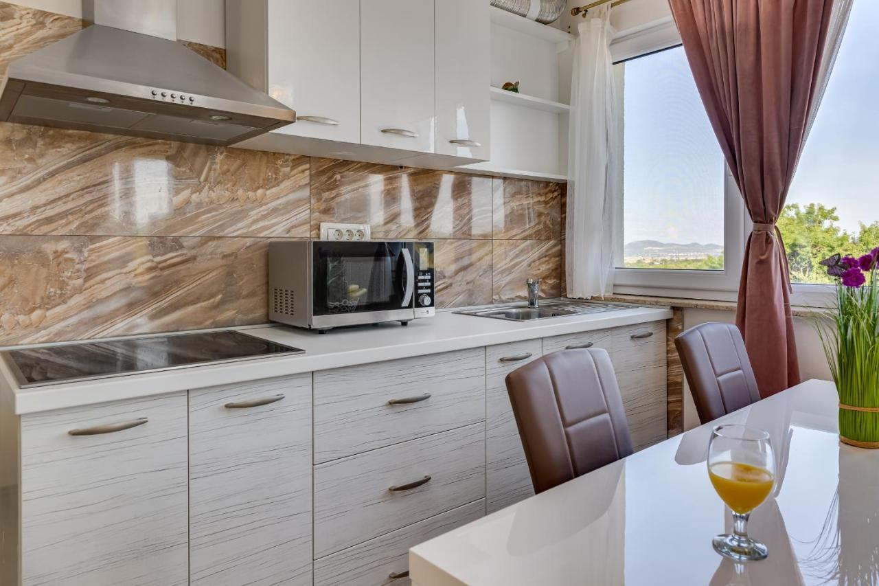 Apartment Miruna S Bazenom Donje Rastane Buitenkant foto