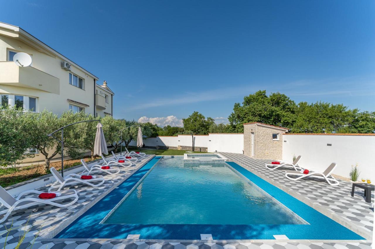 Apartment Miruna S Bazenom Donje Rastane Buitenkant foto